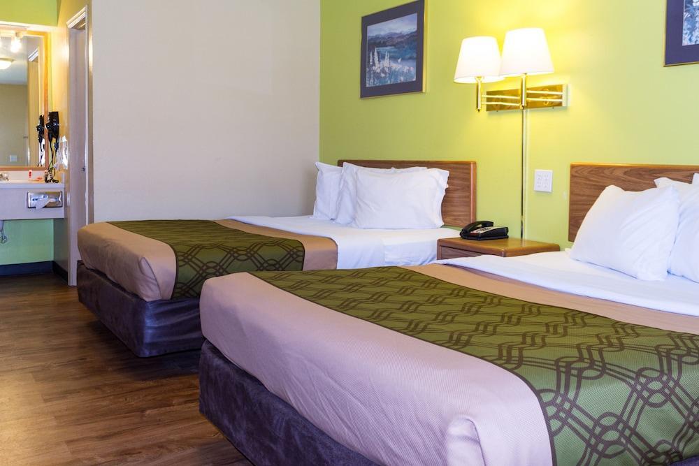 Econo Lodge Pryor Creek Kültér fotó