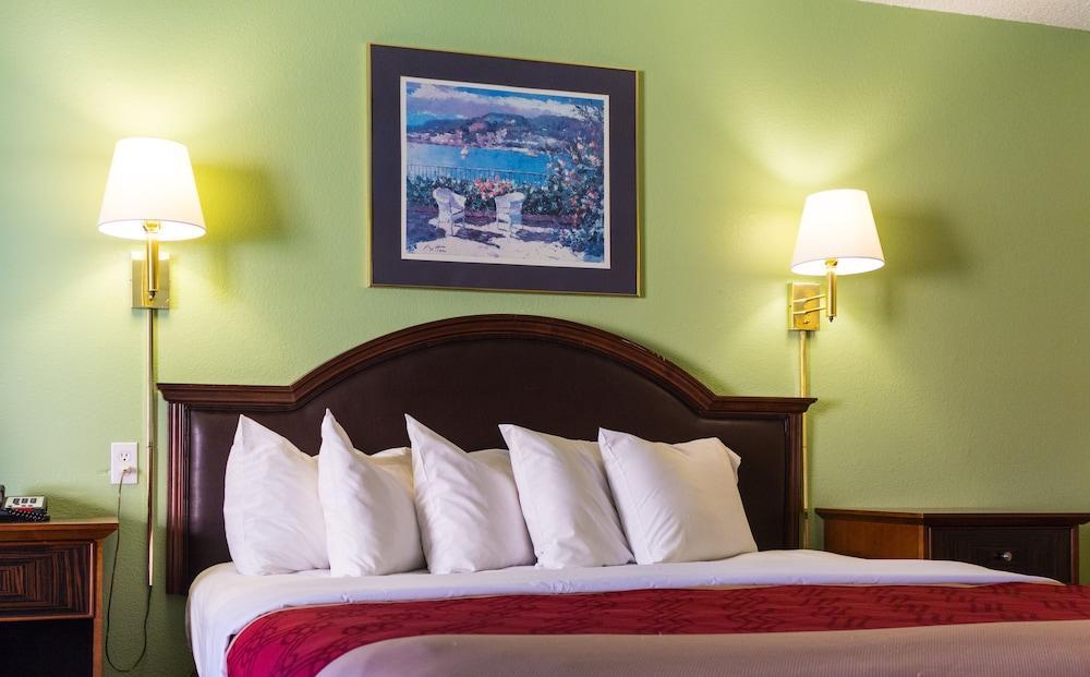 Econo Lodge Pryor Creek Kültér fotó