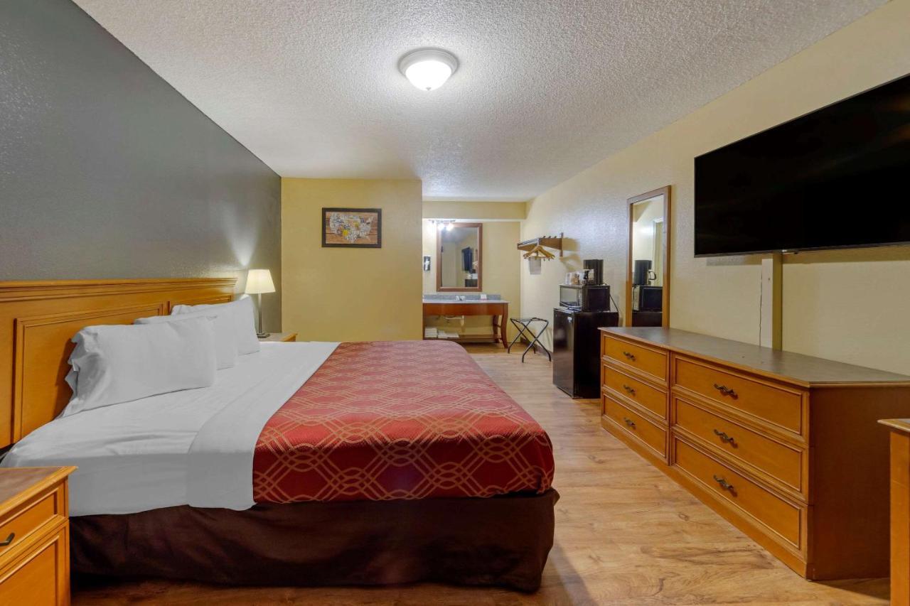 Econo Lodge Pryor Creek Kültér fotó