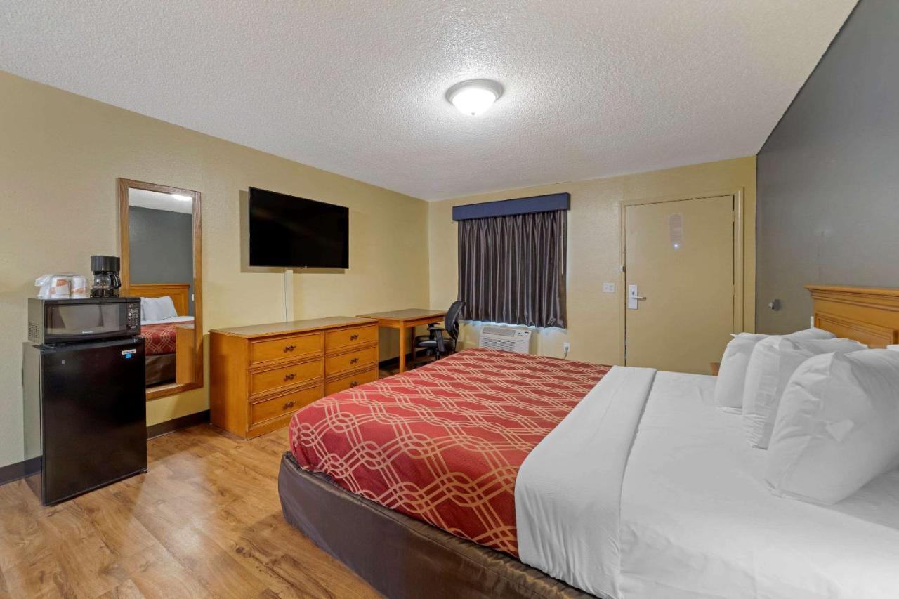 Econo Lodge Pryor Creek Kültér fotó
