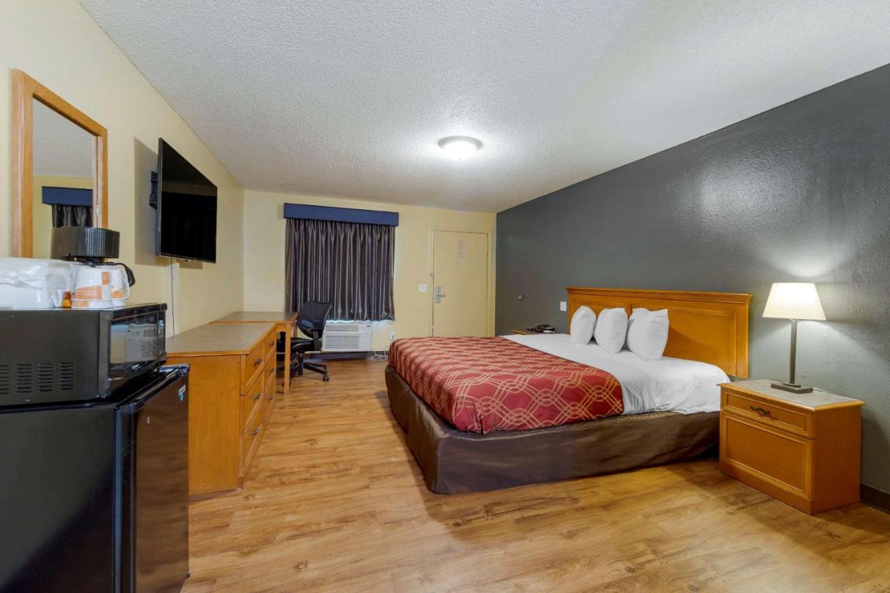 Econo Lodge Pryor Creek Kültér fotó