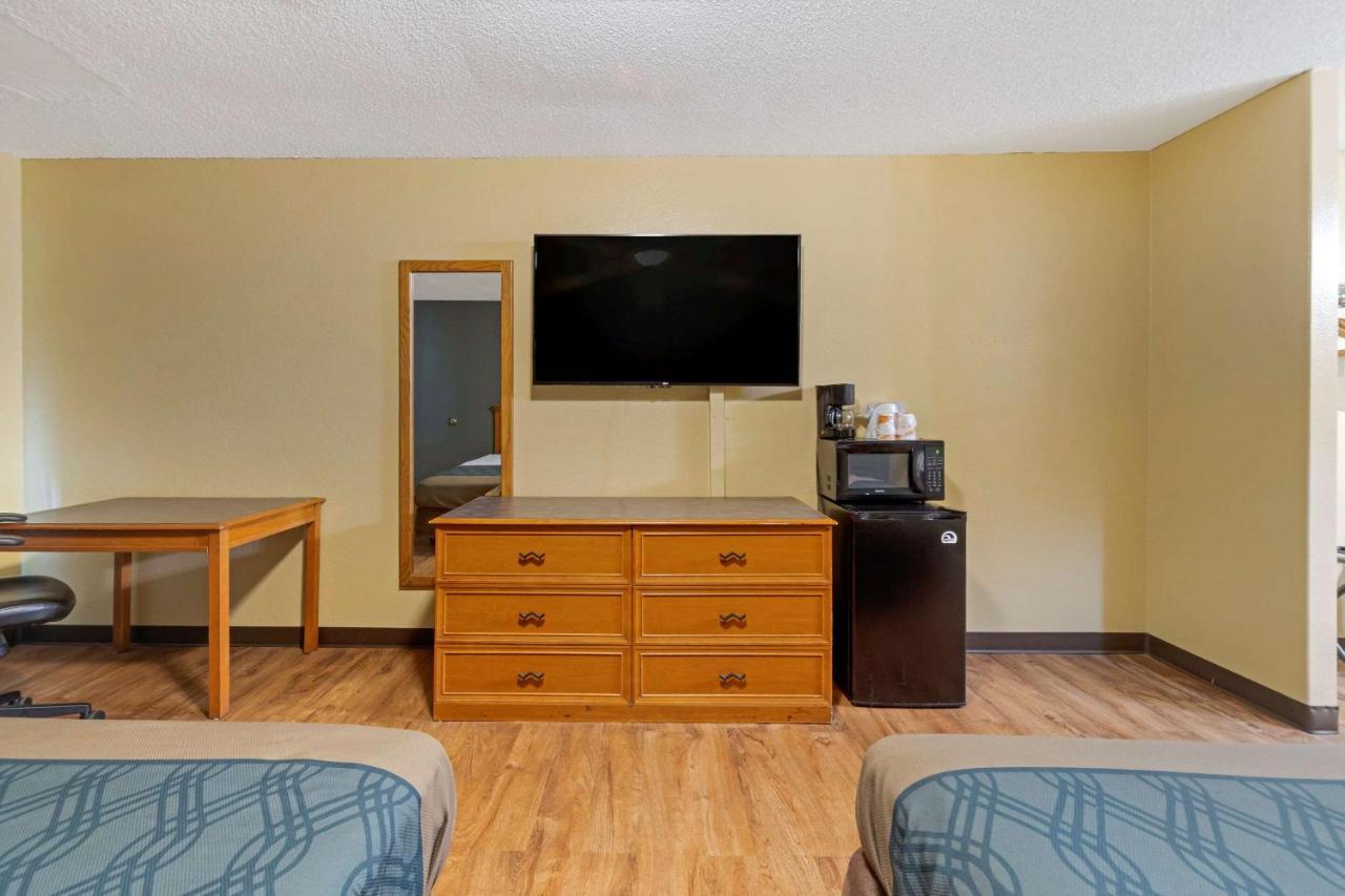 Econo Lodge Pryor Creek Kültér fotó