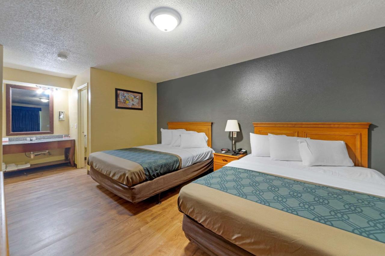 Econo Lodge Pryor Creek Kültér fotó