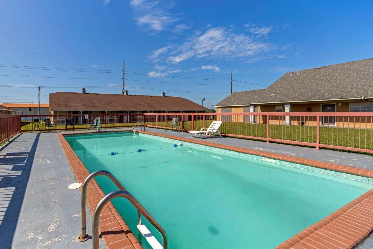 Econo Lodge Pryor Creek Kültér fotó