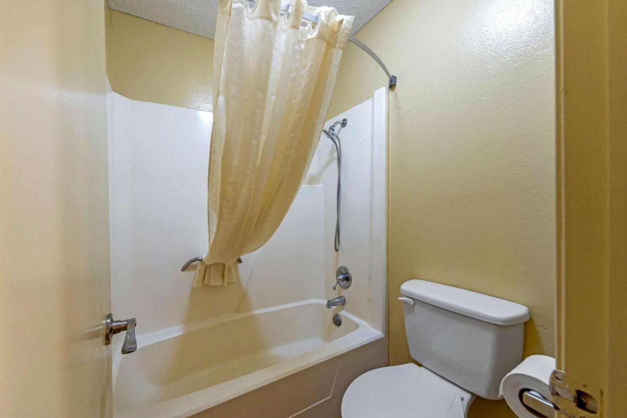 Econo Lodge Pryor Creek Kültér fotó