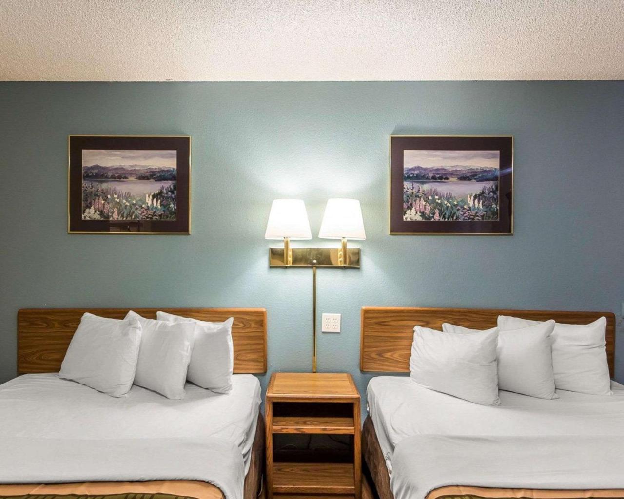 Econo Lodge Pryor Creek Kültér fotó