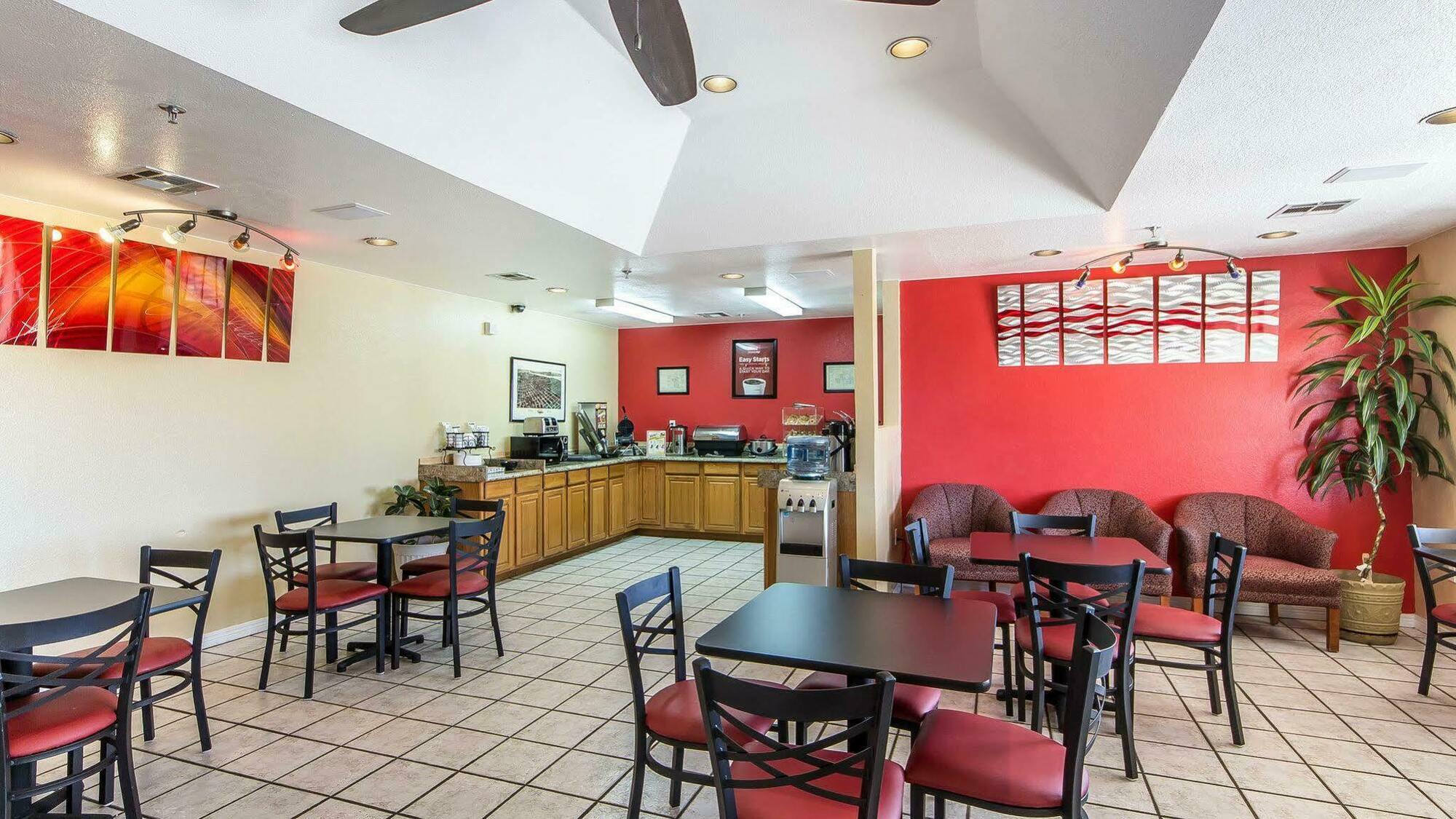 Econo Lodge Pryor Creek Kültér fotó